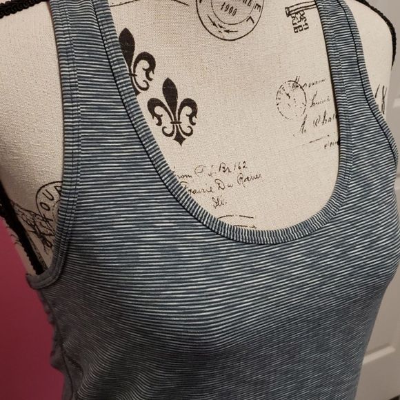 Zella 💟 Grey Striped Racertop Tank Top - Picture 8 of 12